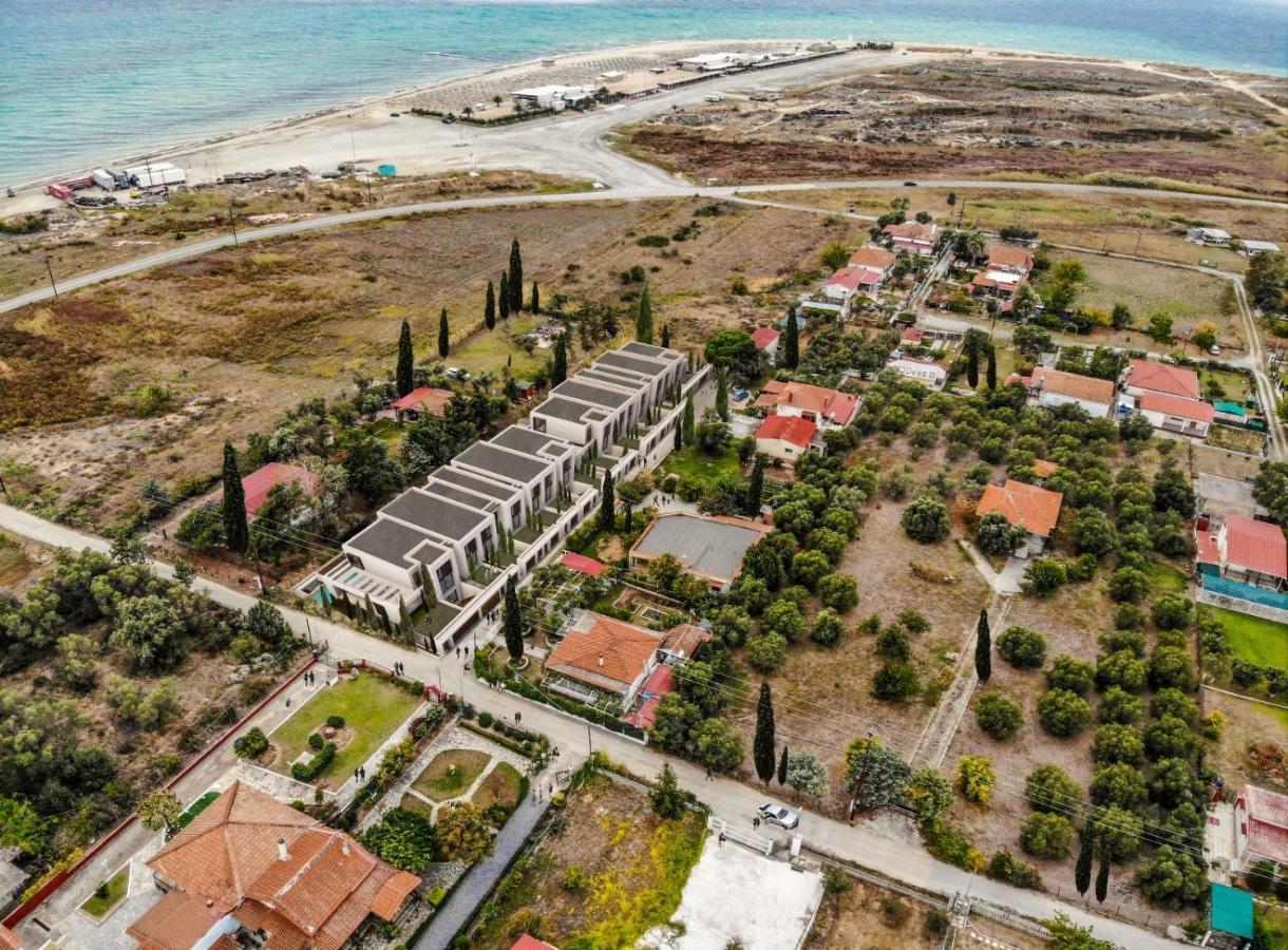 Serene Seafront Villas 尼亚伊拉克利亚 外观 照片